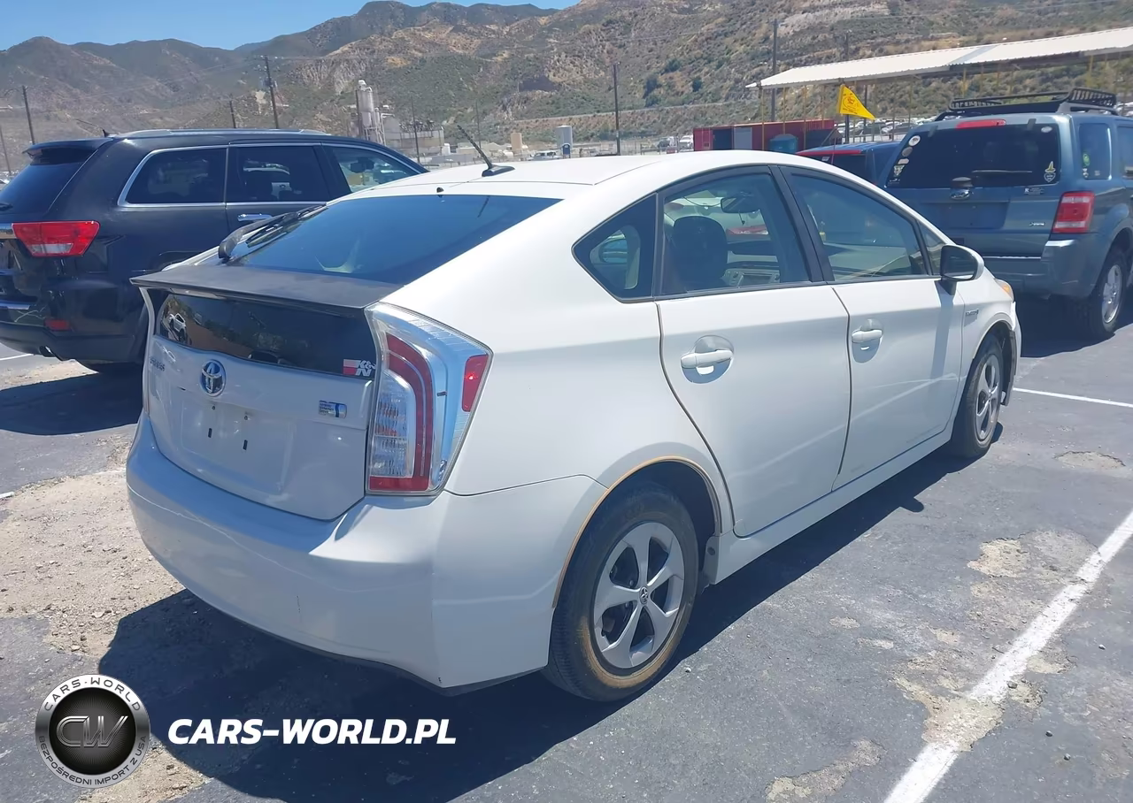 2012 Toyota Prius Four VIN:JTDKN3DU4C1550549 - 4