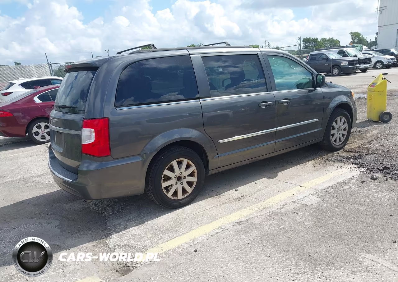 2015 Chrysler Town & Country Touring VIN:2C4RC1BG1FR644667 - 4