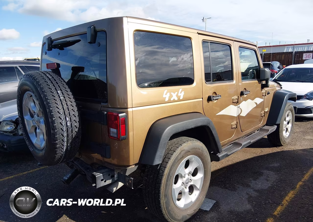 2015 Jeep Wrangler Unlimited Sahara VIN:1C4BJWEG1FL676902 - 4
