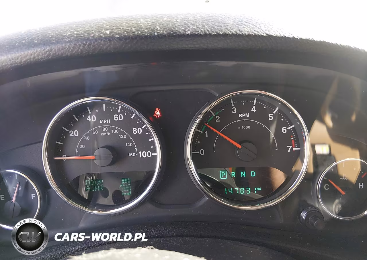 2015 Jeep Wrangler Unlimited Sahara VIN:1C4BJWEG1FL676902 - 7