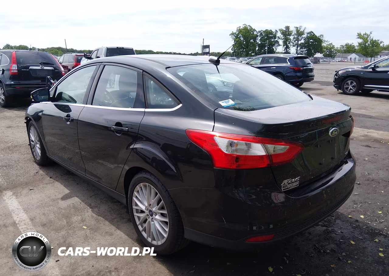 2012 Ford Focus Sel VIN:1FAHP3H27CL432485 - 3