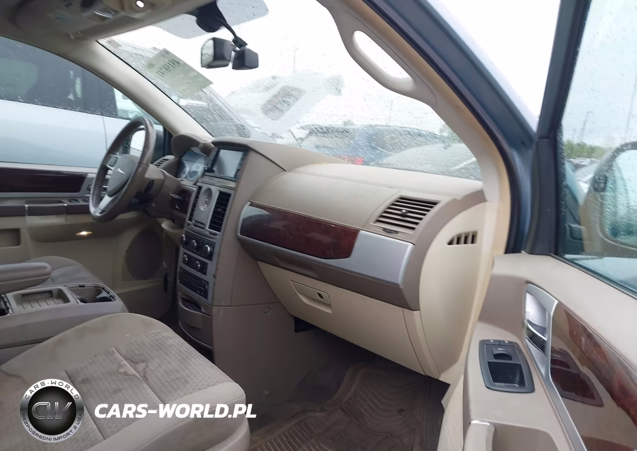 2010 Chrysler Town & Country Touring VIN:2A4RR5D11AR406416 - 5