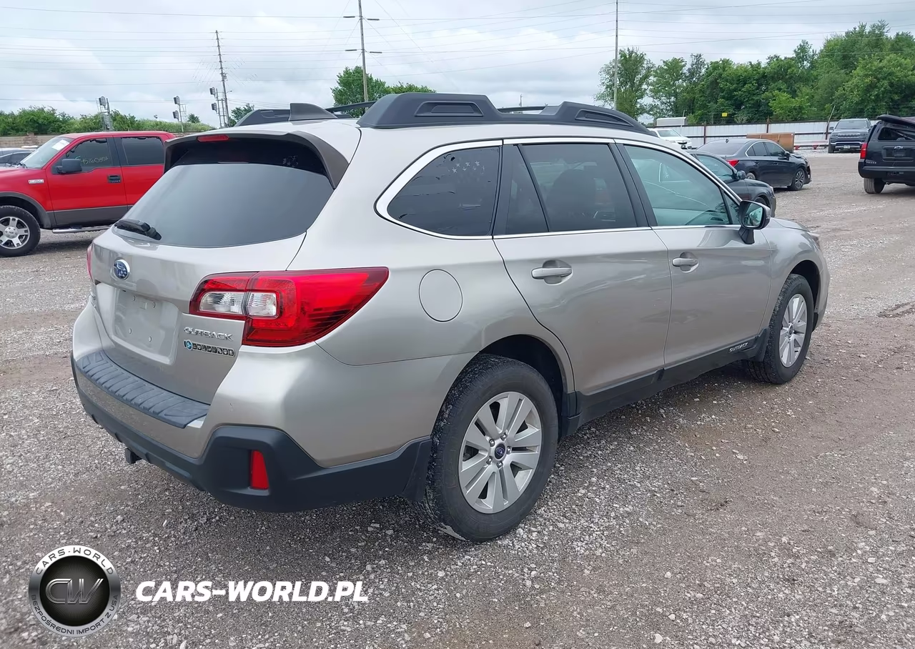 2019 Subaru Outback 2.5I Premium VIN:4S4BSAHC4K3302296 - 4