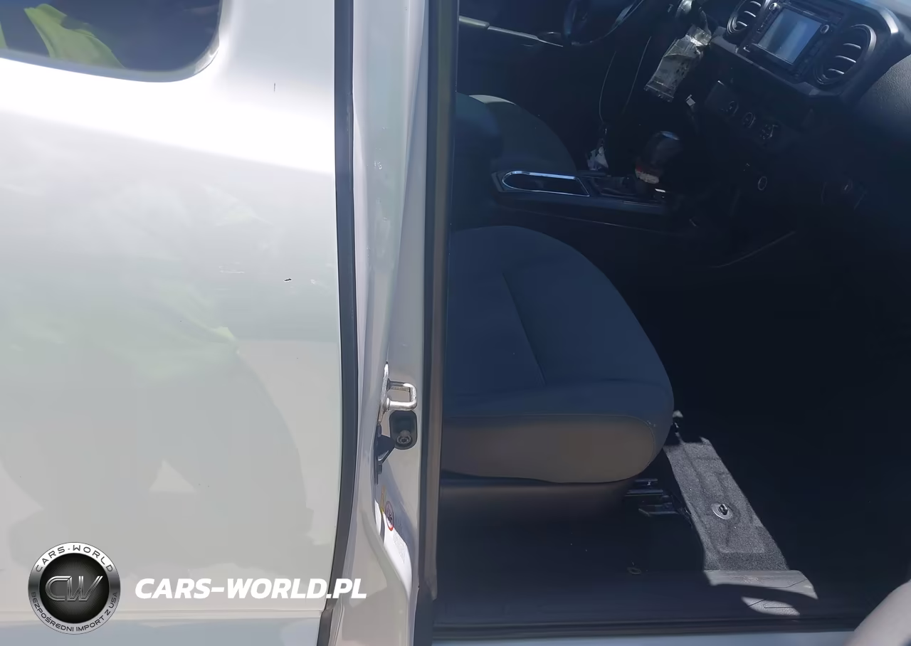 2019 Toyota Tacoma Sr VIN:5TFRX5GN1KX132843 - 5