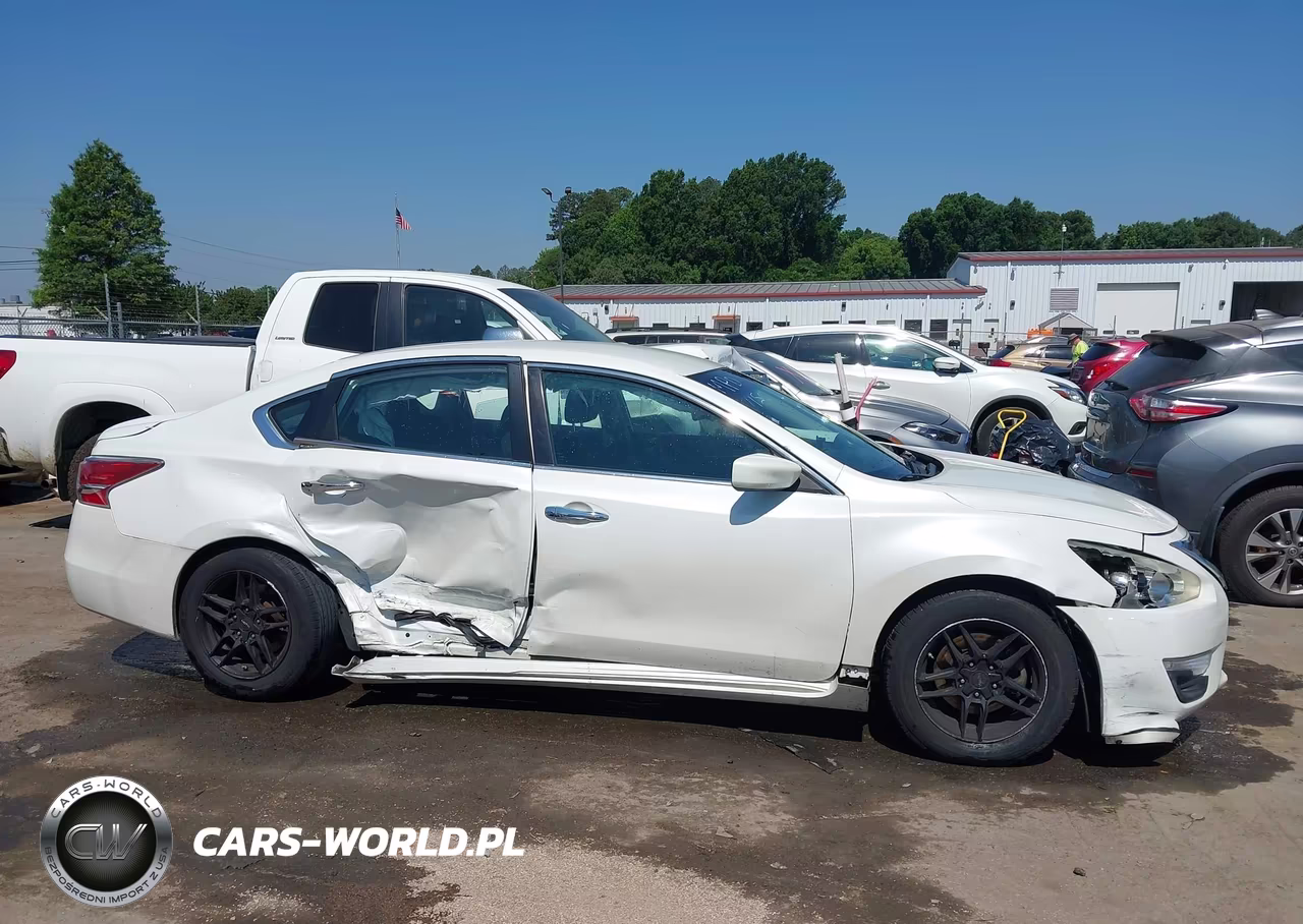 2014 Nissan Altima 2.5 S VIN:1N4AL3AP2EN357155 - 13