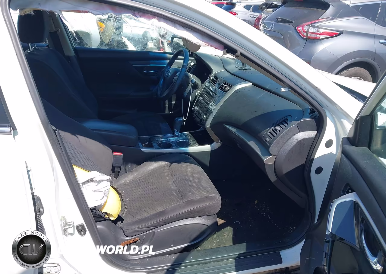 2014 Nissan Altima 2.5 S VIN:1N4AL3AP2EN357155 - 5