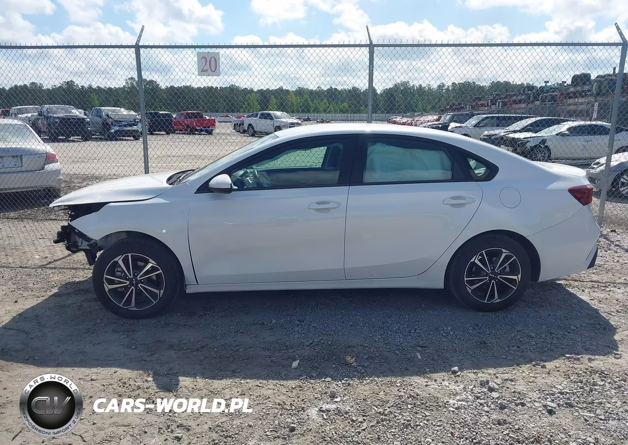 2024 Kia Forte Lxs VIN:3KPF24AD9RE706207 - 15