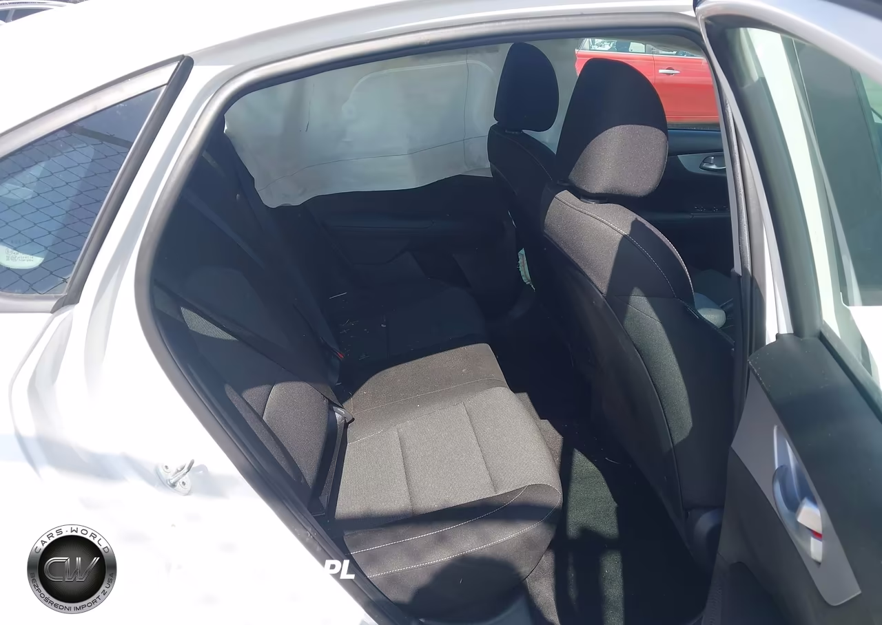 2024 Kia Forte Lxs VIN:3KPF24AD9RE706207 - 8