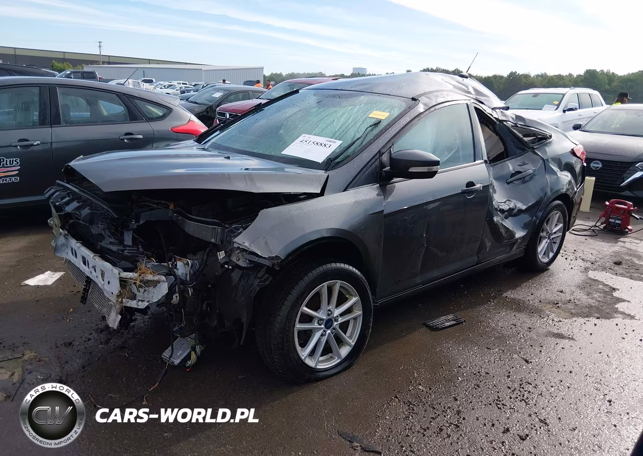 2017 Ford Focus Se VIN:1FADP3F24HL332403 - 2