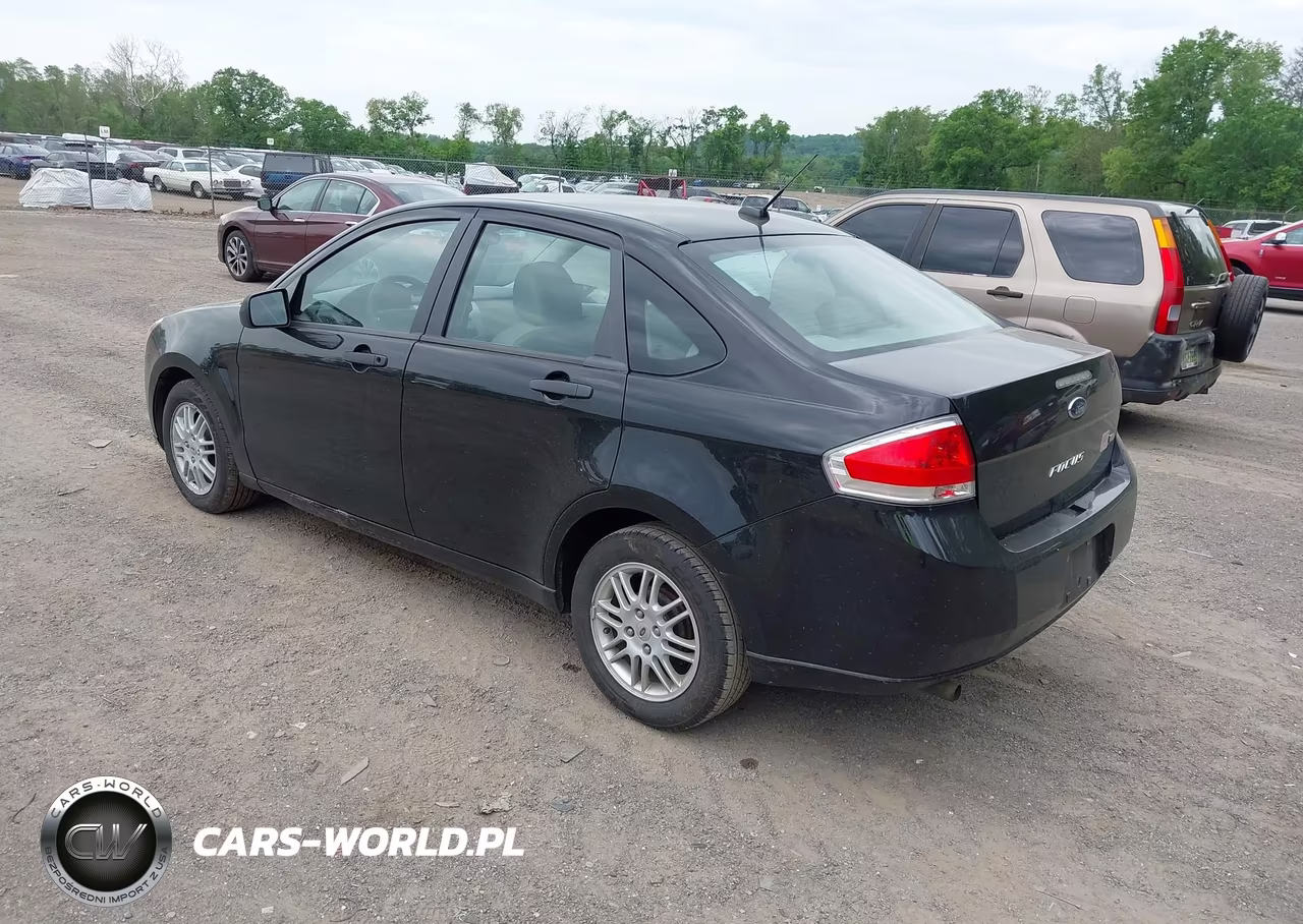 2010 Ford Focus Se VIN:1FAHP3FN8AW234667 - 3