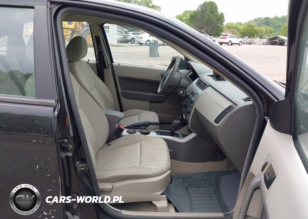 2010 Ford Focus Se VIN:1FAHP3FN8AW234667 - 5