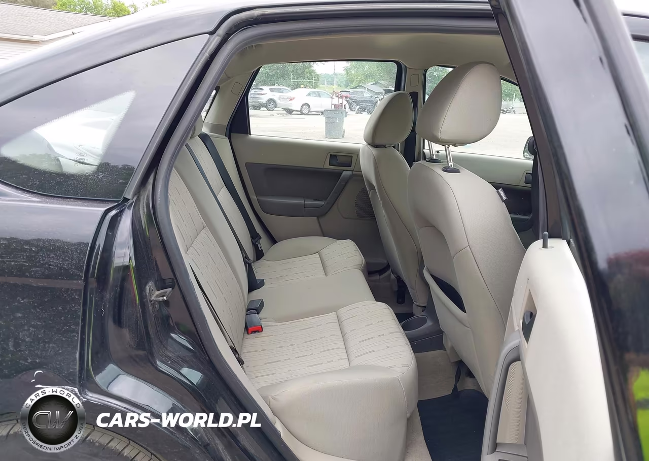 2010 Ford Focus Se VIN:1FAHP3FN8AW234667 - 8