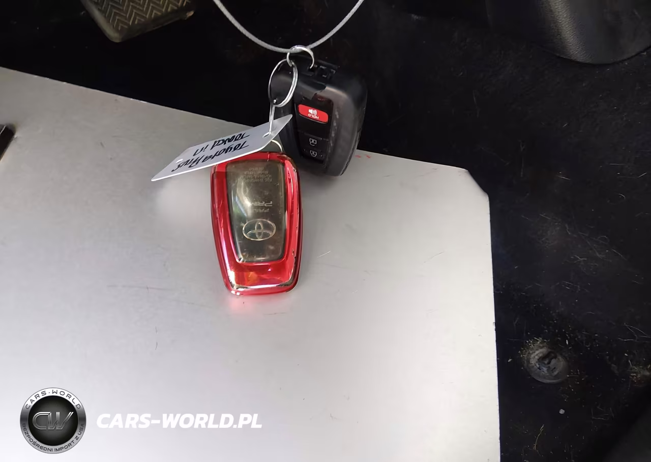 2022 Toyota Prius Prime Limited VIN:JTDKAMFPXN3203405 - 11