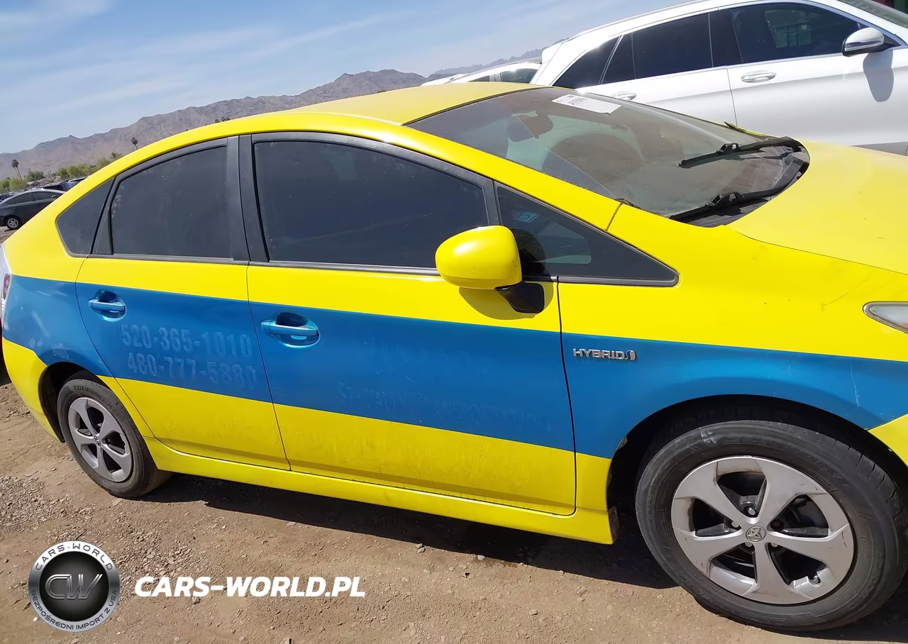 2013 Toyota Prius Two VIN:JTDKN3DU8D5578560 - 13