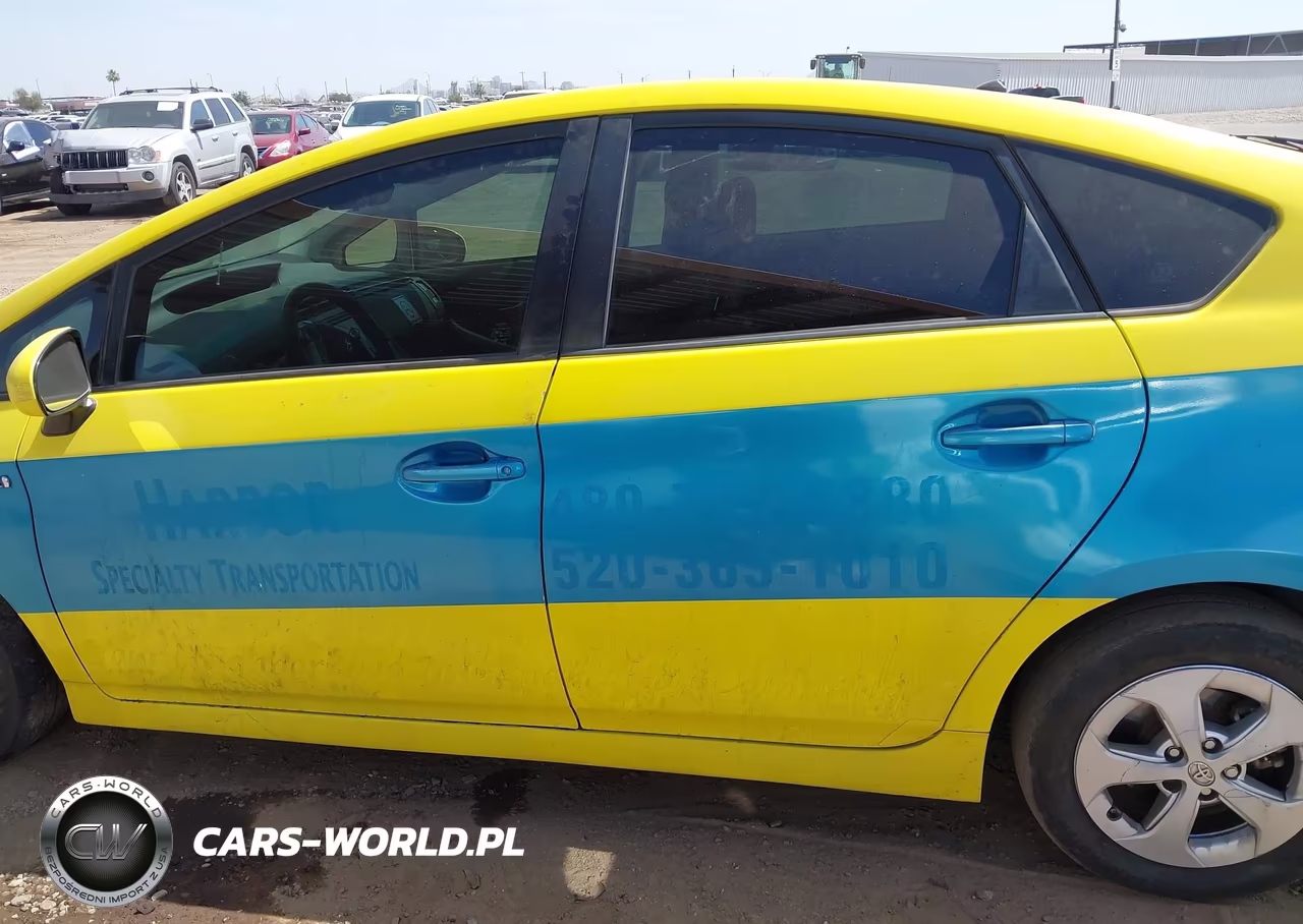 2013 Toyota Prius Two VIN:JTDKN3DU8D5578560 - 14