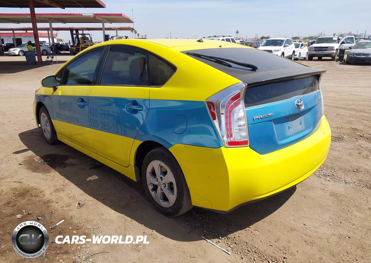 2013 Toyota Prius Two VIN:JTDKN3DU8D5578560 - 3