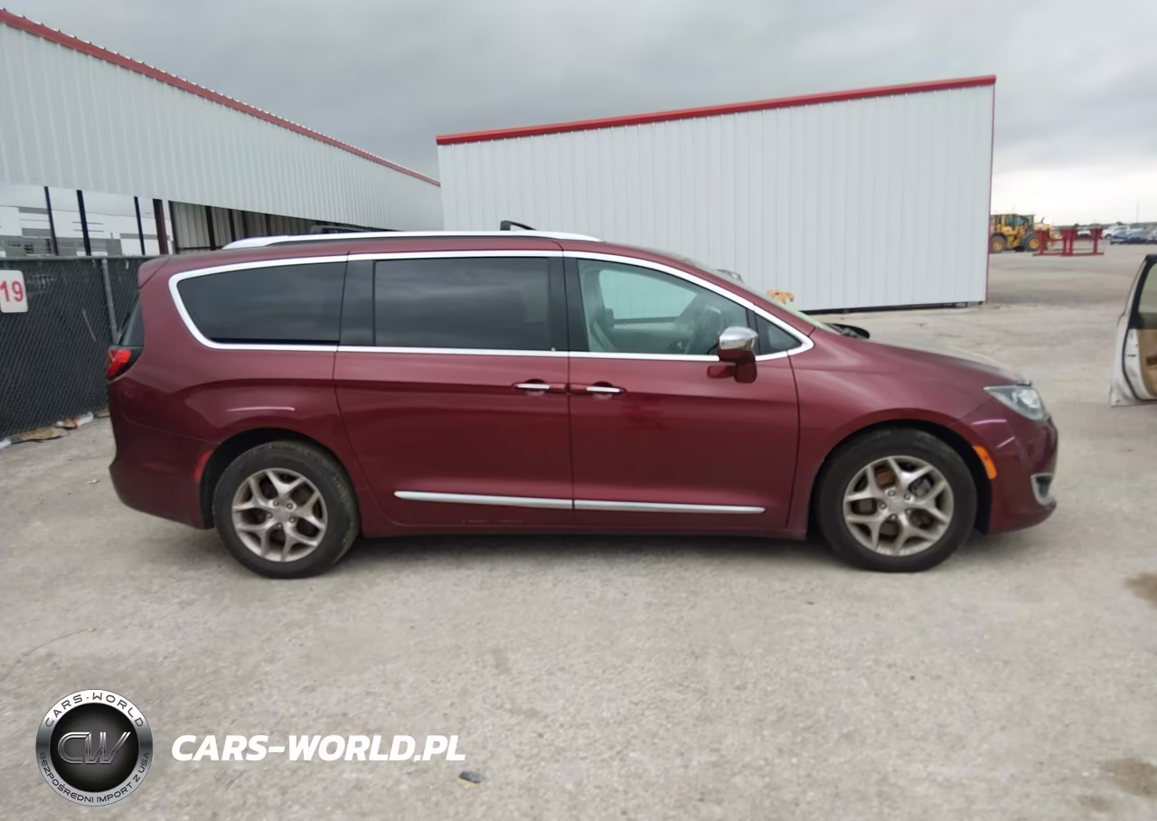 2017 Chrysler Pacifica Limited VIN:2C4RC1GG8HR610947 - 13