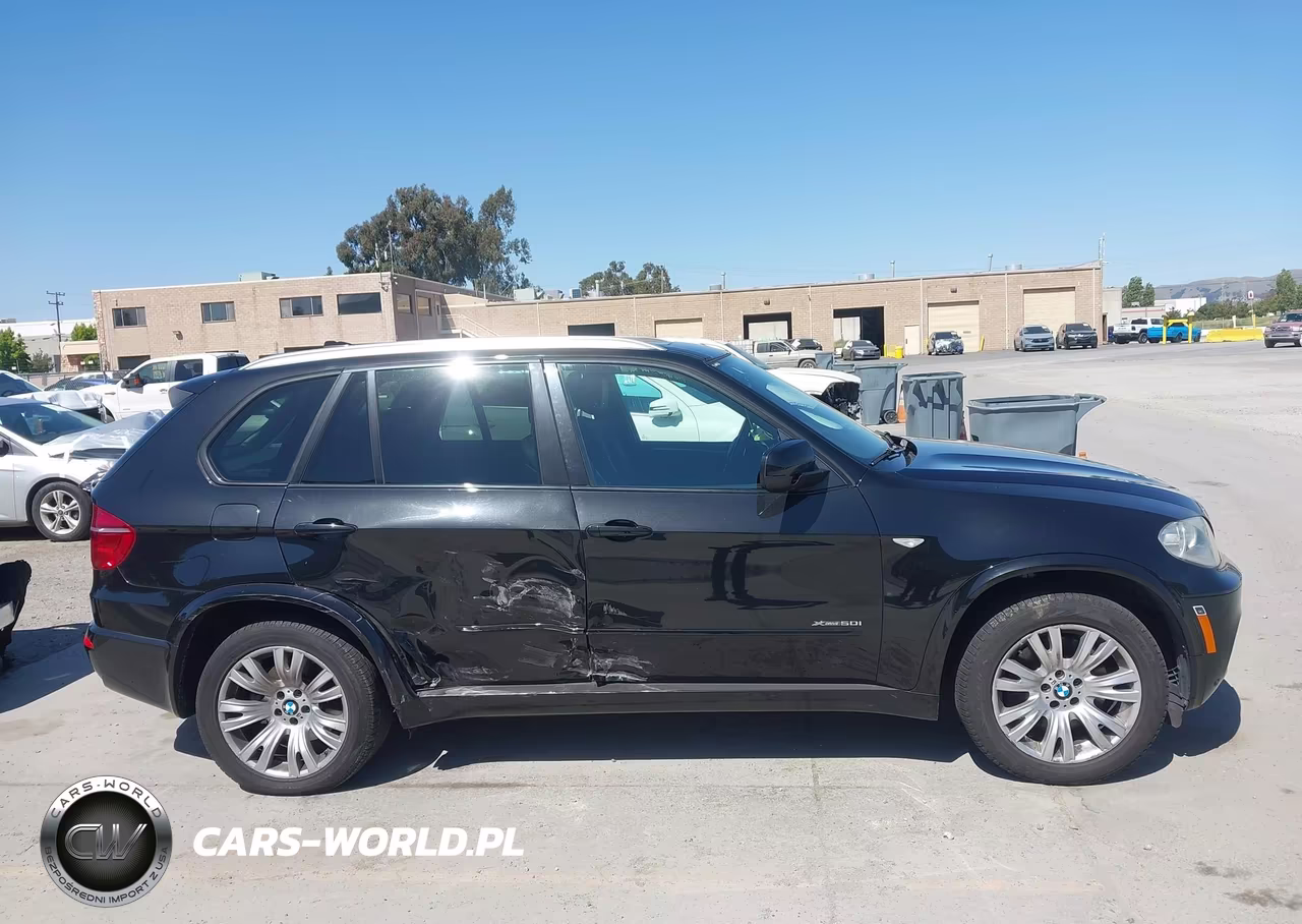 2013 BMW X5 xDrive50I VIN:5UXZV8C51D0C15876 - 13