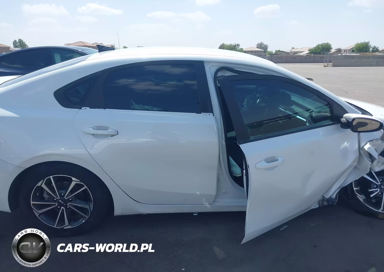 2024 Kia Forte Lxs VIN:3KPF24AD0RE825604 - 13