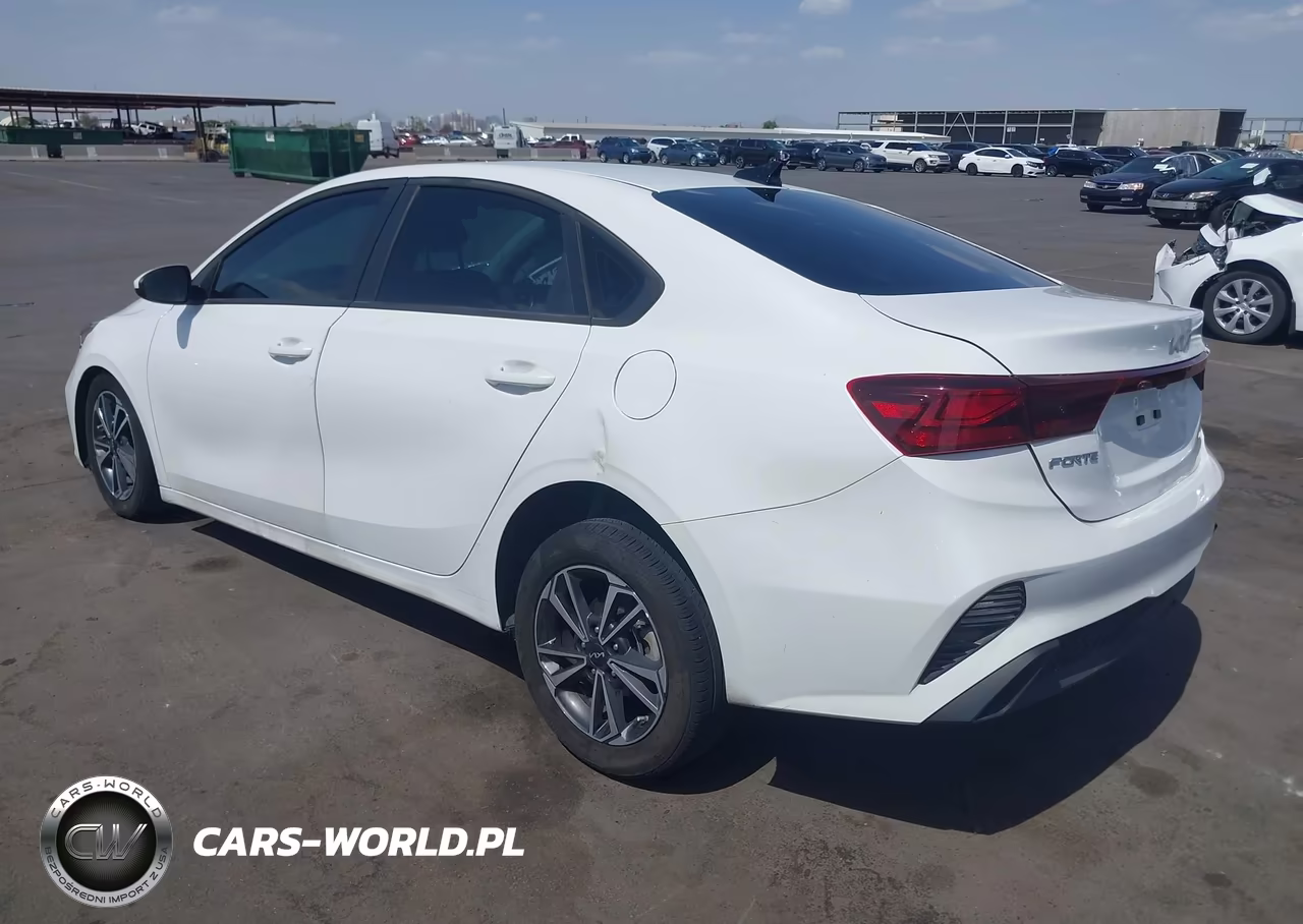 2024 Kia Forte Lxs VIN:3KPF24AD0RE825604 - 3