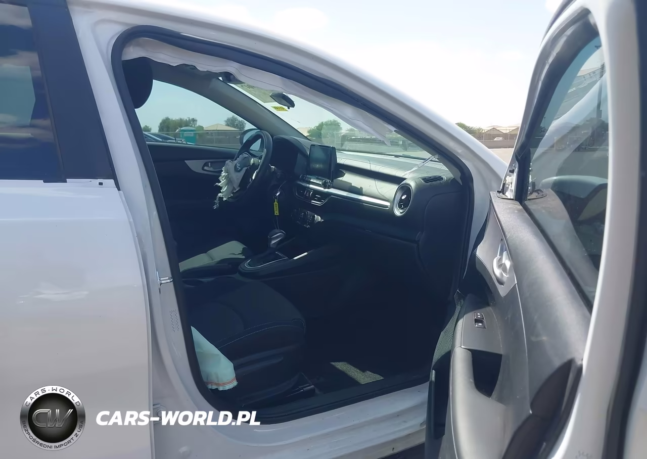 2024 Kia Forte Lxs VIN:3KPF24AD0RE825604 - 5