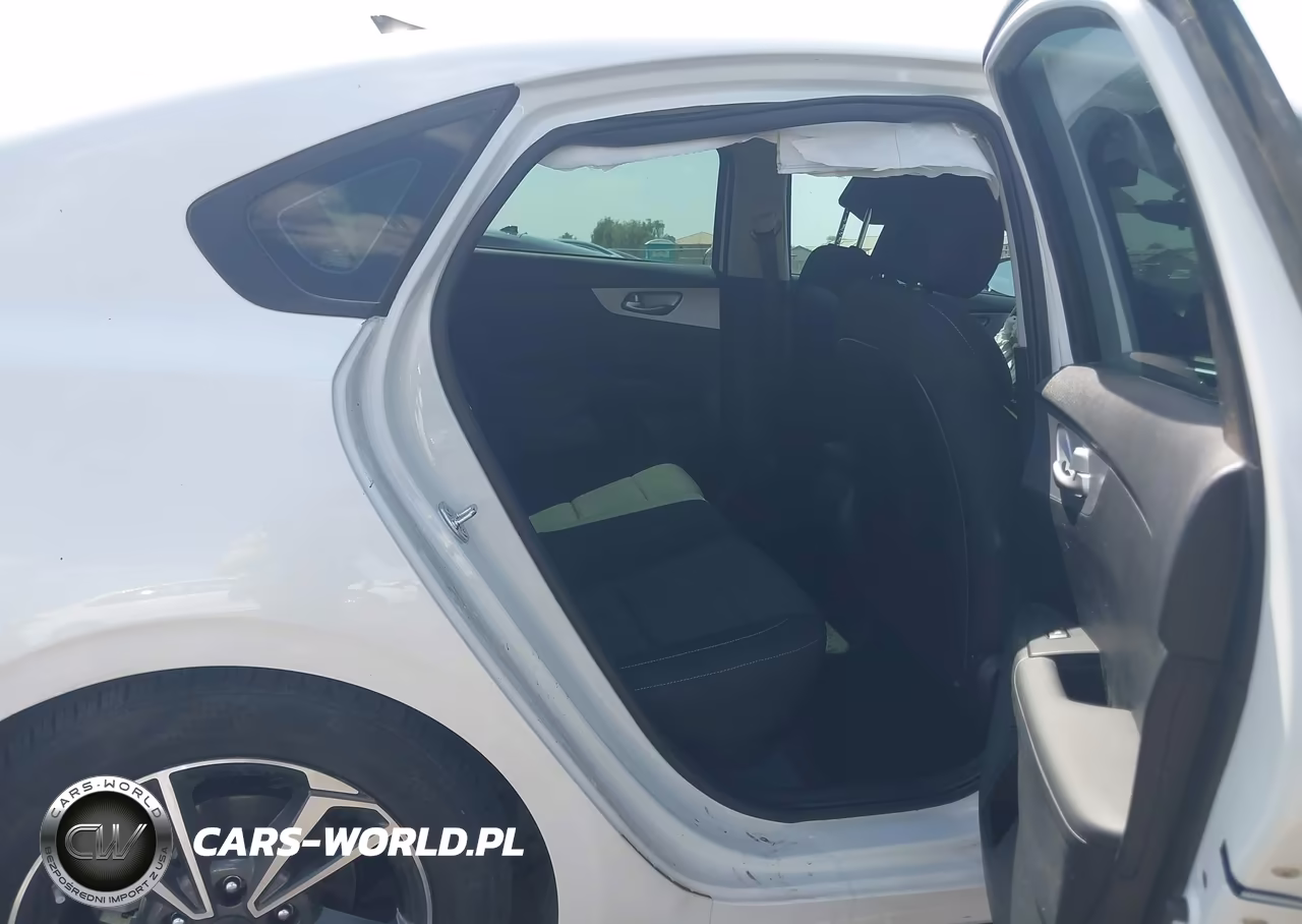 2024 Kia Forte Lxs VIN:3KPF24AD0RE825604 - 8