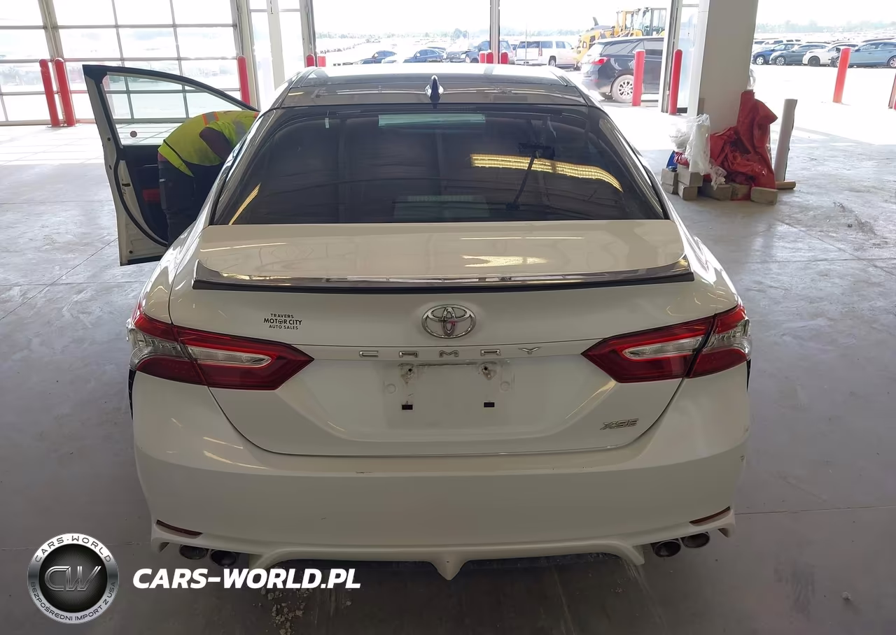2019 Toyota Camry Xse VIN:4T1B61HK9KU239766 - 17