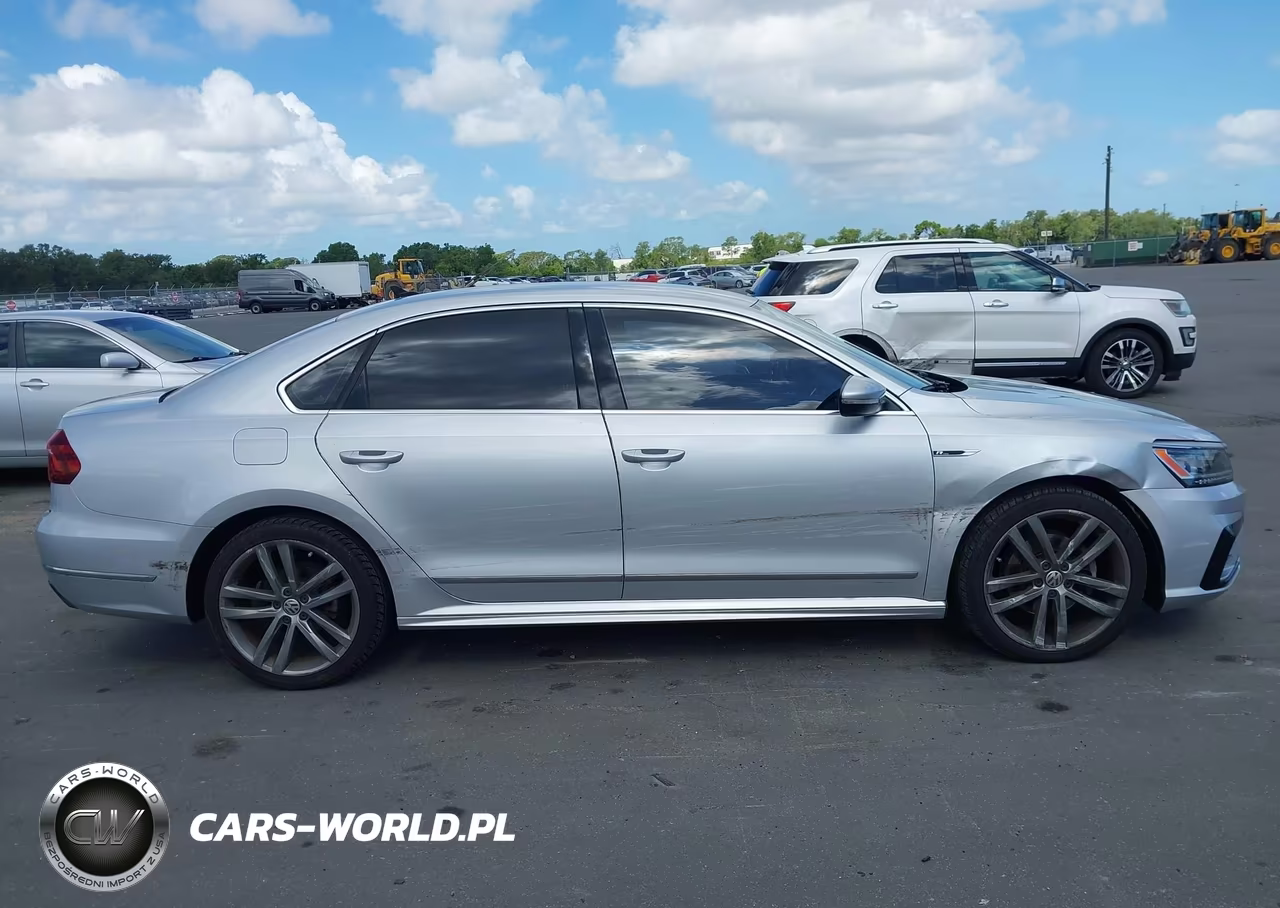 2017 Volkswagen Passat 1.8T R-Line VIN:1VWDT7A36HC068403 - 13