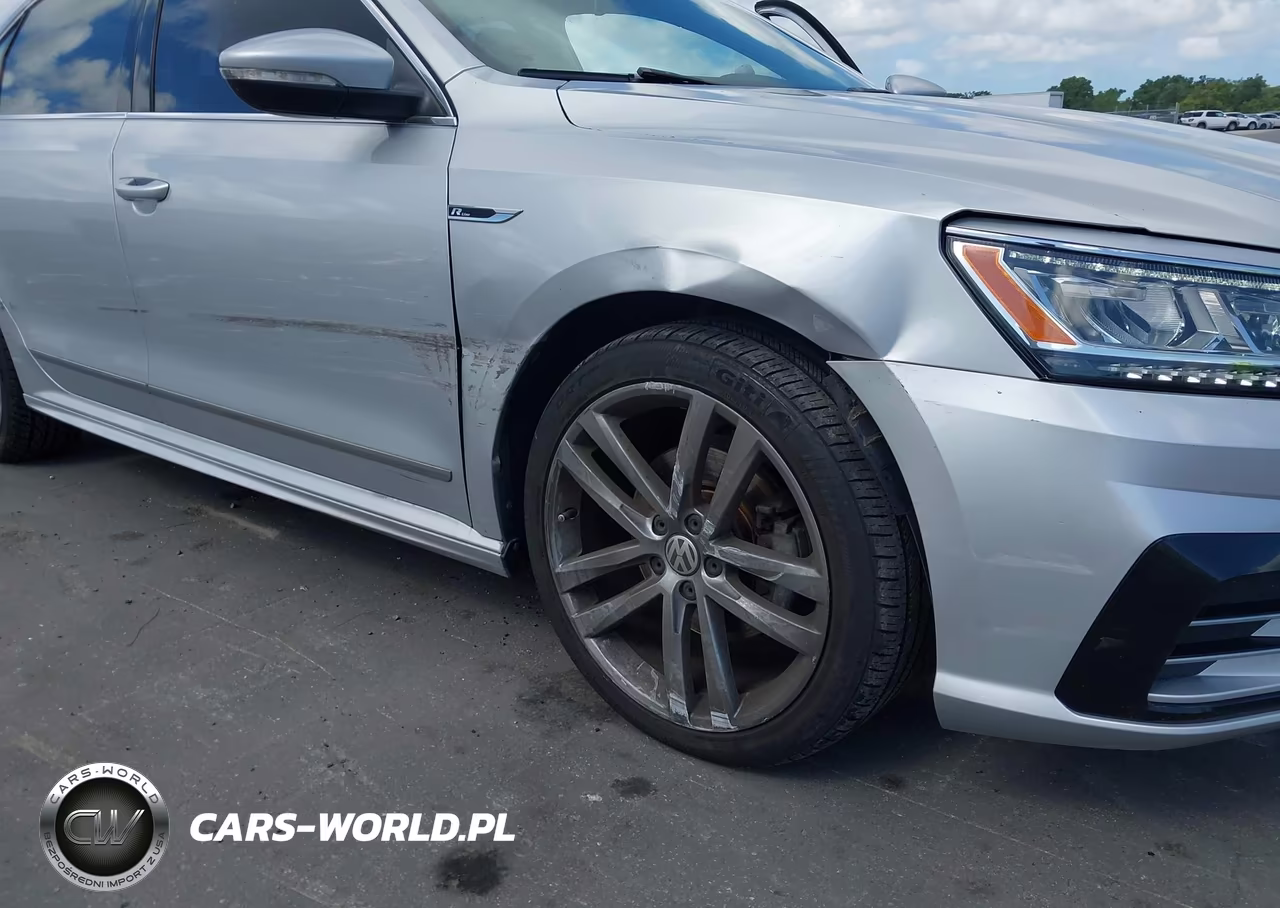 2017 Volkswagen Passat 1.8T R-Line VIN:1VWDT7A36HC068403 - 6