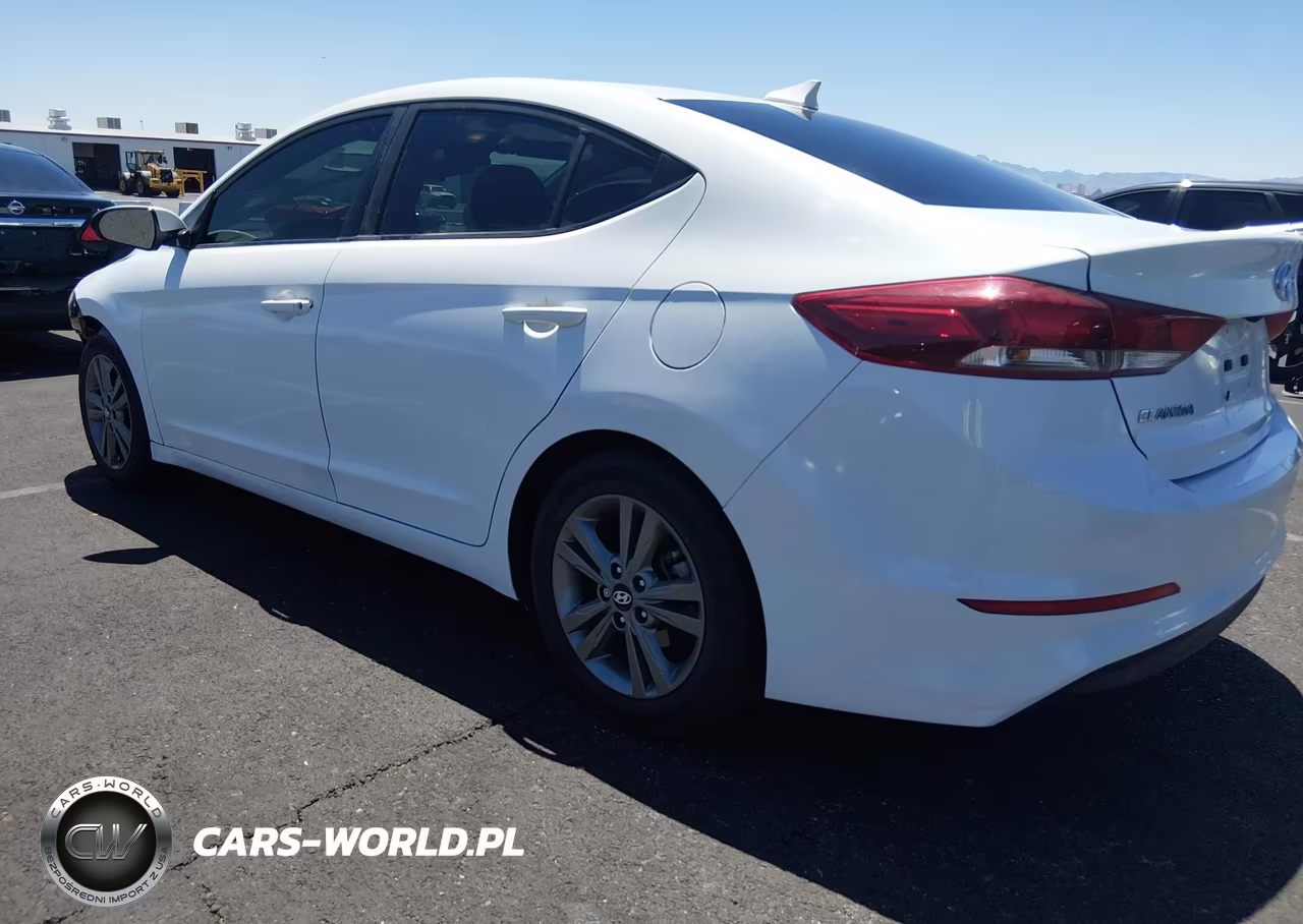 2018 Hyundai Elantra Sel VIN:5NPD84LF4JH356683 - 3