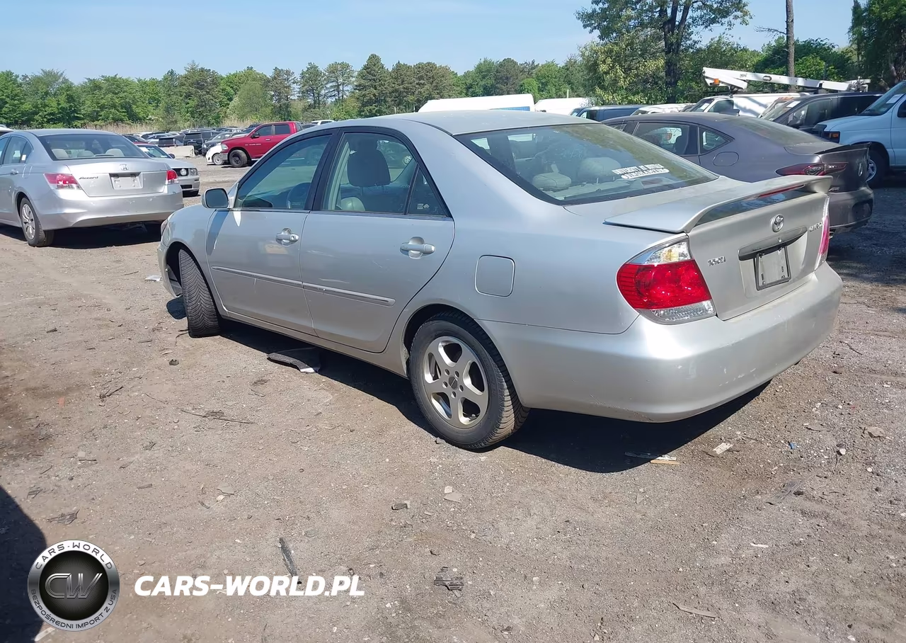 2005 Toyota Camry Xle VIN:4T1BE30K25U606957 - 3