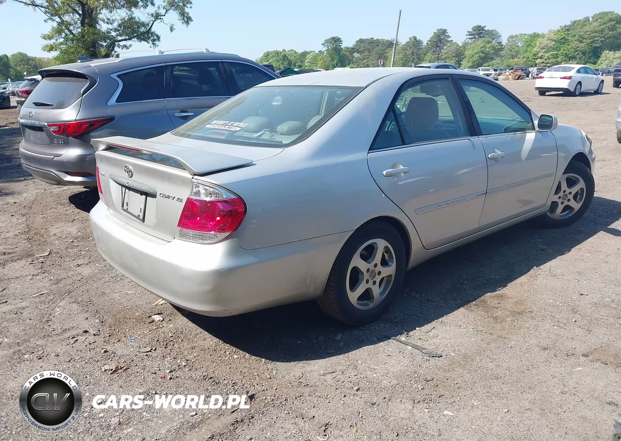 2005 Toyota Camry Xle VIN:4T1BE30K25U606957 - 4