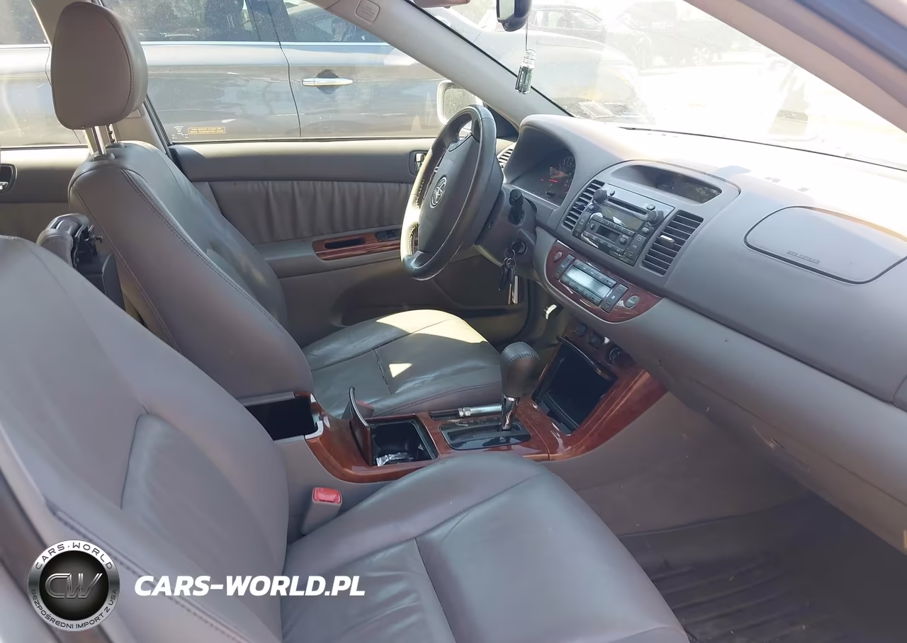 2005 Toyota Camry Xle VIN:4T1BE30K25U606957 - 5