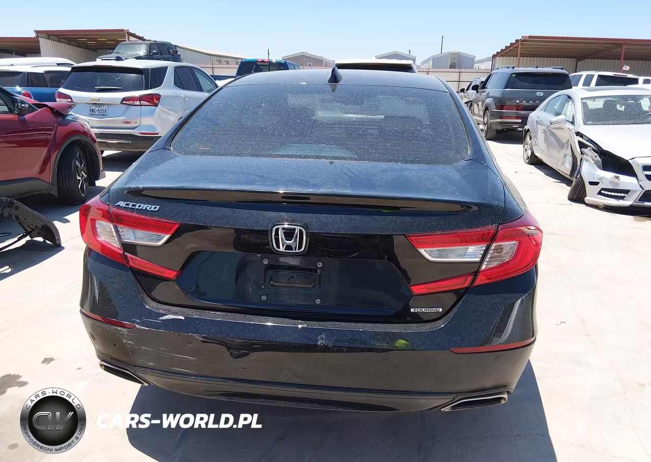 2018 Honda Accord Touring VIN:1HGCV1F92JA208369 - 16