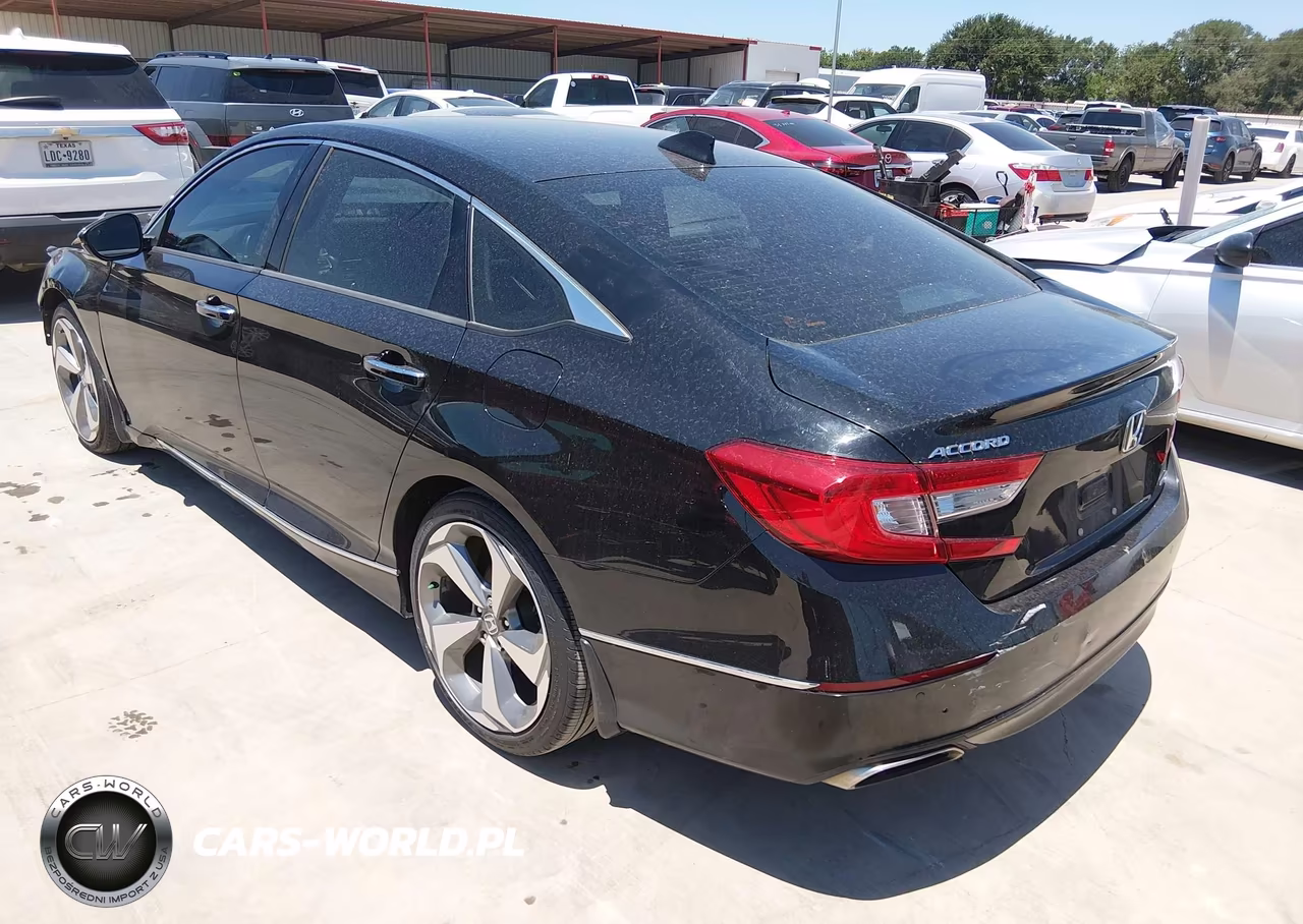 2018 Honda Accord Touring VIN:1HGCV1F92JA208369 - 3