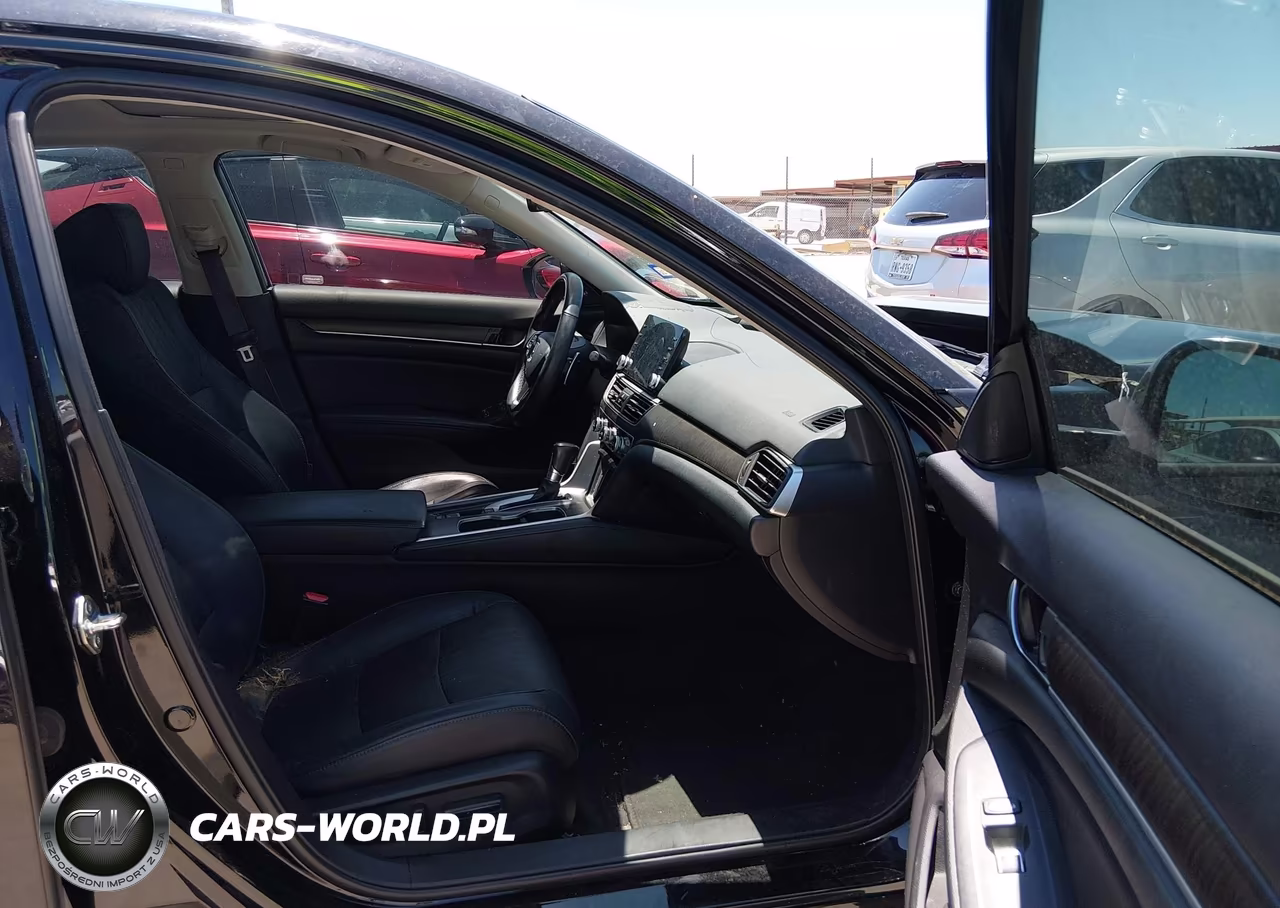 2018 Honda Accord Touring VIN:1HGCV1F92JA208369 - 5