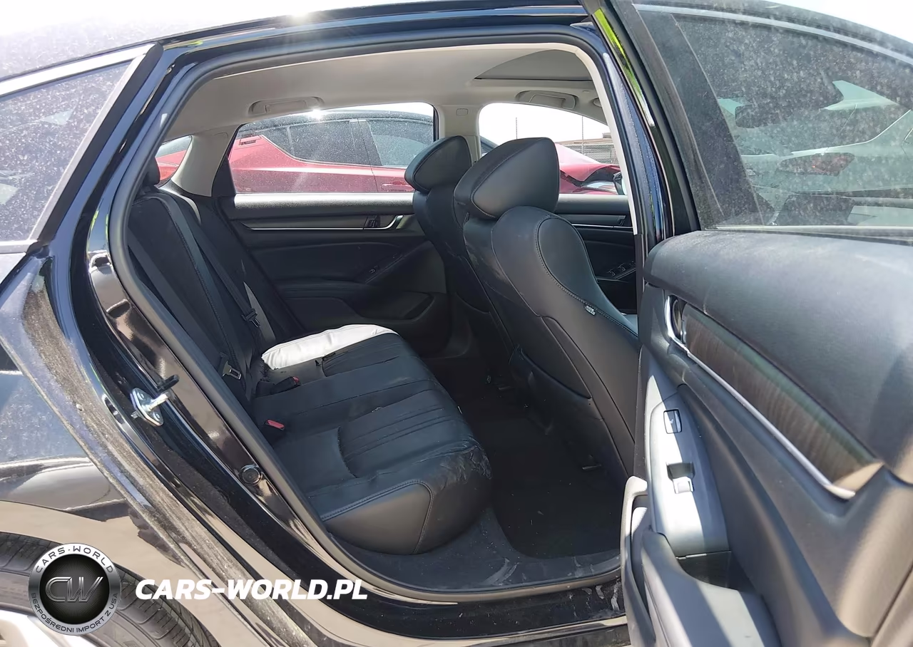 2018 Honda Accord Touring VIN:1HGCV1F92JA208369 - 8