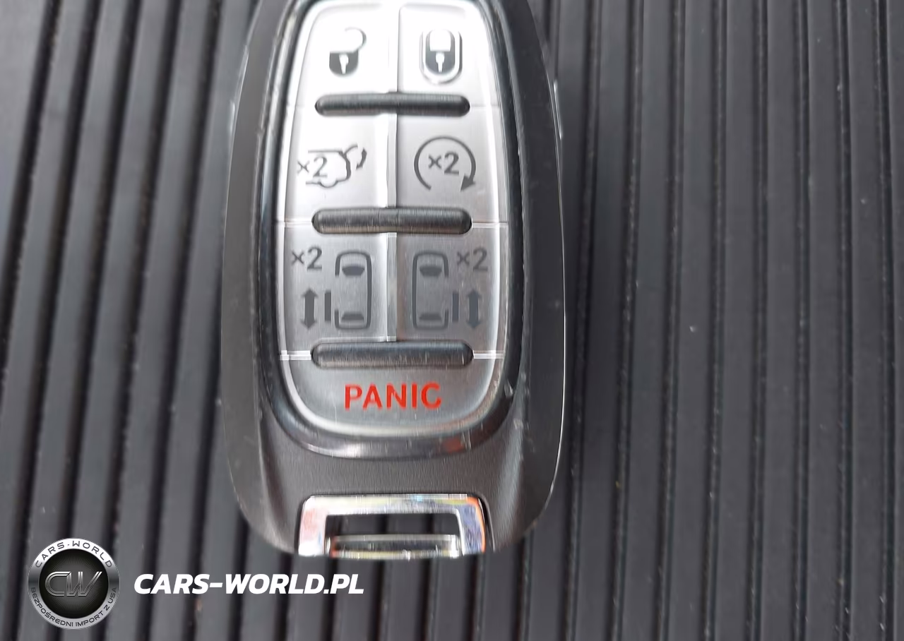 2023 Chrysler Pacifica Hybrid Touring L VIN:2C4RC1L74PR588501 - 11