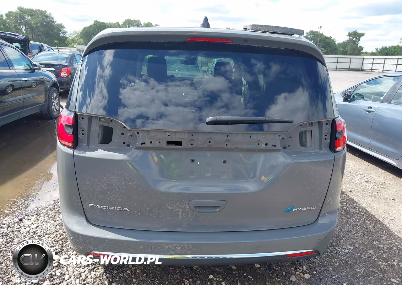 2023 Chrysler Pacifica Hybrid Touring L VIN:2C4RC1L74PR588501 - 16