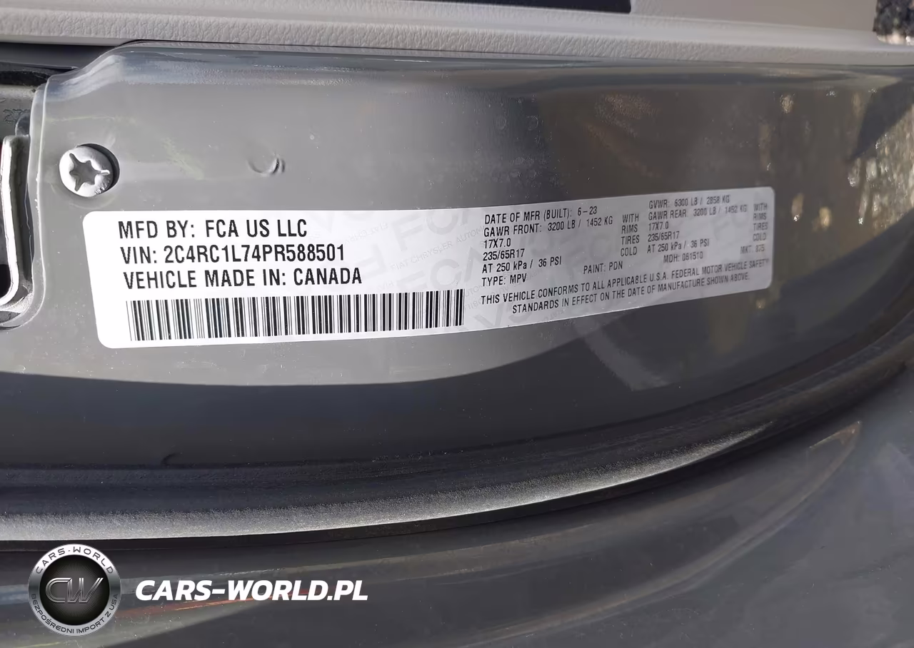 2023 Chrysler Pacifica Hybrid Touring L VIN:2C4RC1L74PR588501 - 9