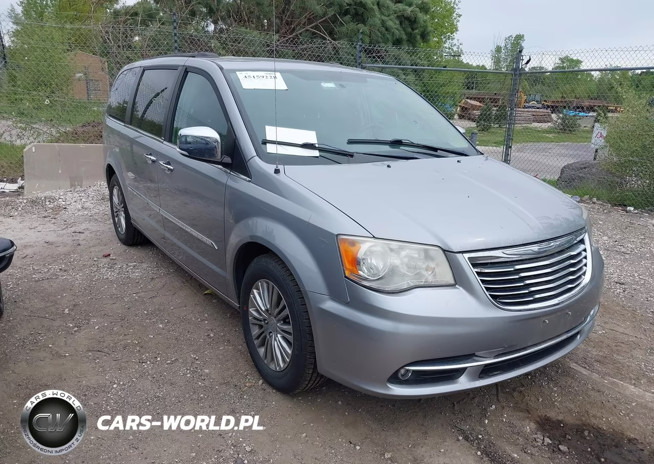 2013 Chrysler Town & Country Touring-L – zdjęcie 1 z 11