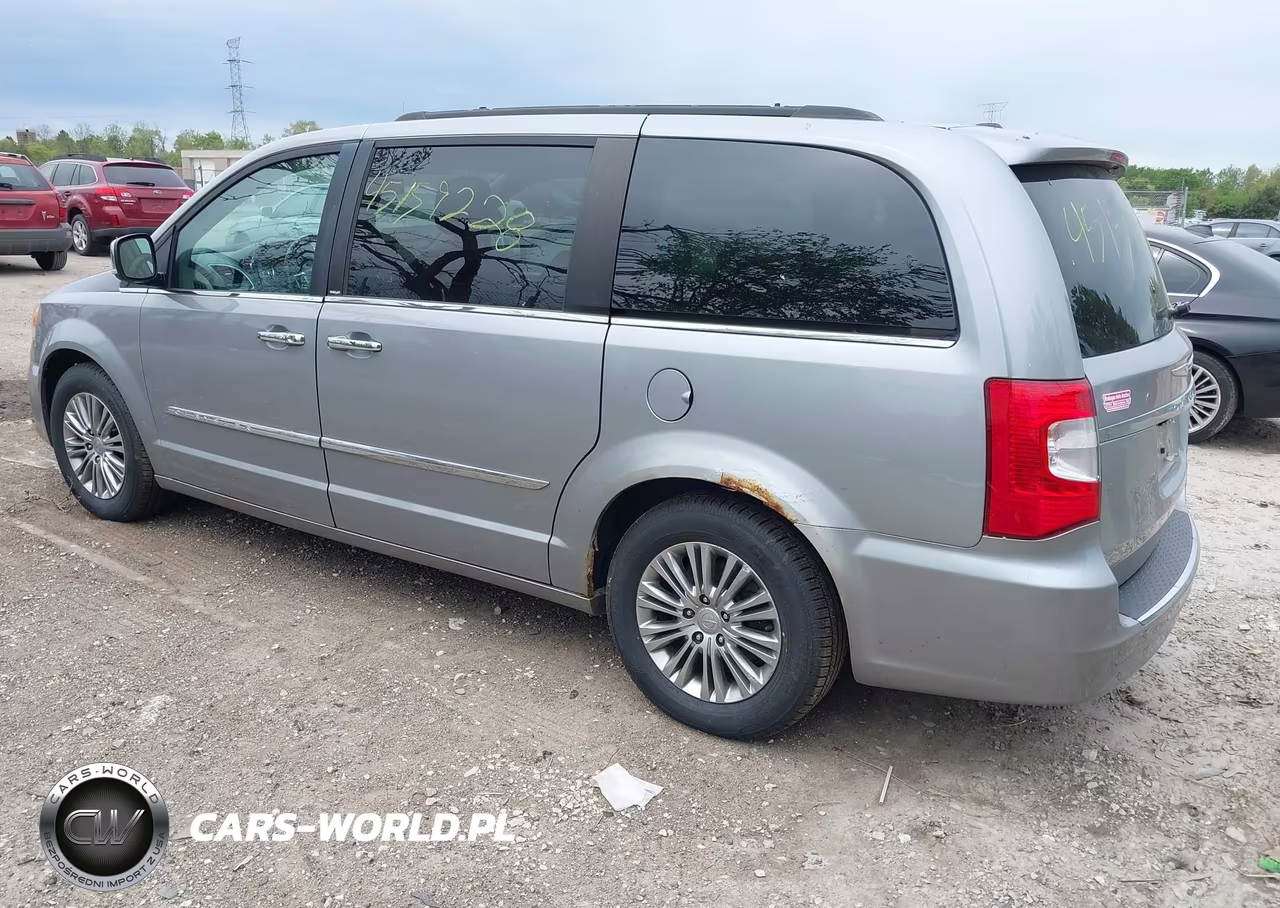 2013 Chrysler Town & Country Touring-L VIN:2C4RC1CG6DR747577 - 3
