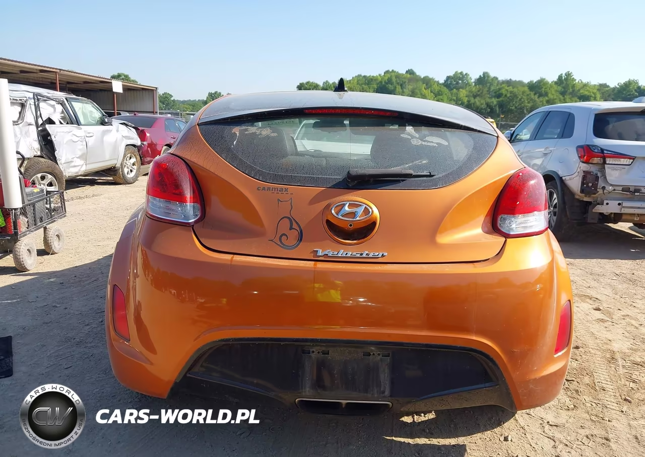 2016 Hyundai Veloster VIN:KMHTC6AD0GU278761 - 16