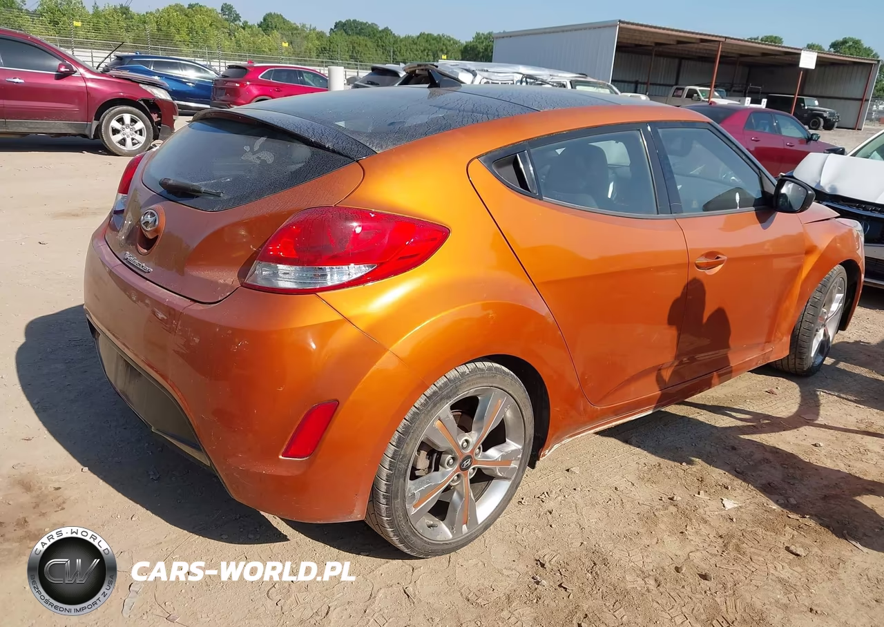 2016 Hyundai Veloster VIN:KMHTC6AD0GU278761 - 4