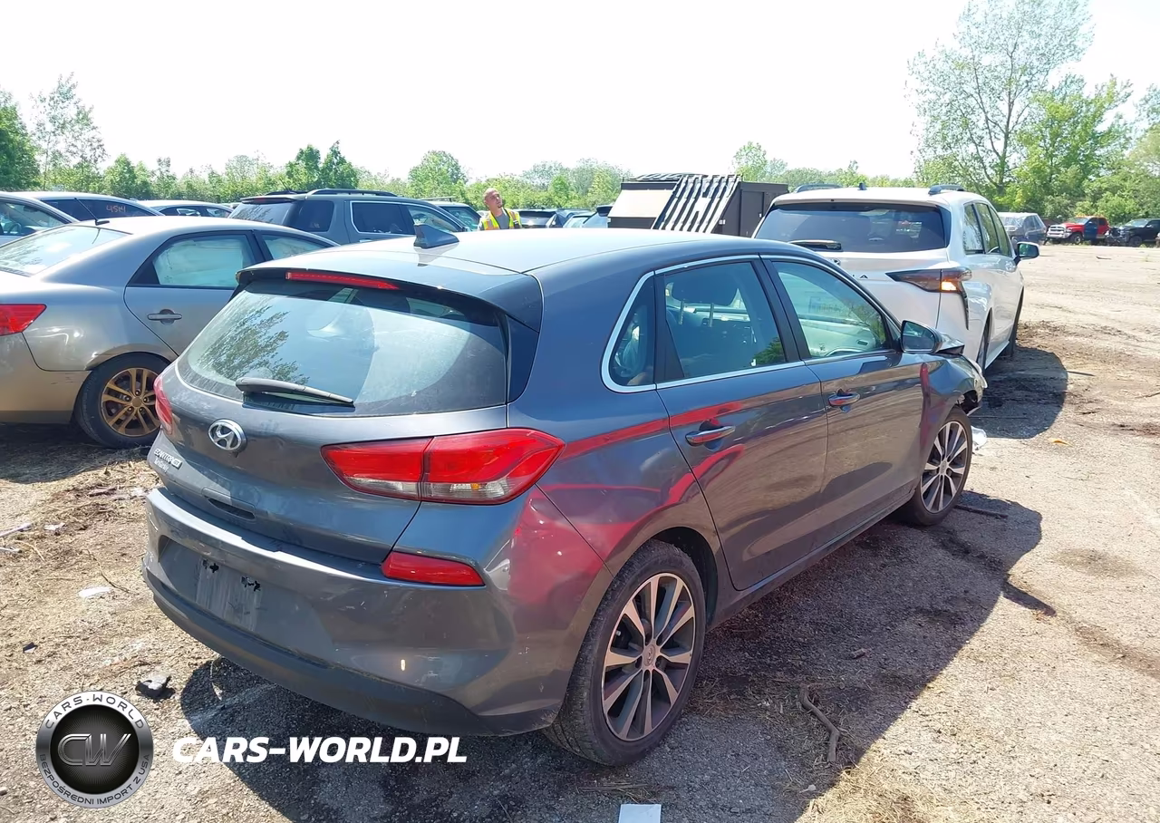 2018 Hyundai Elantra Gt VIN:KMHH35LE2JU010856 - 4