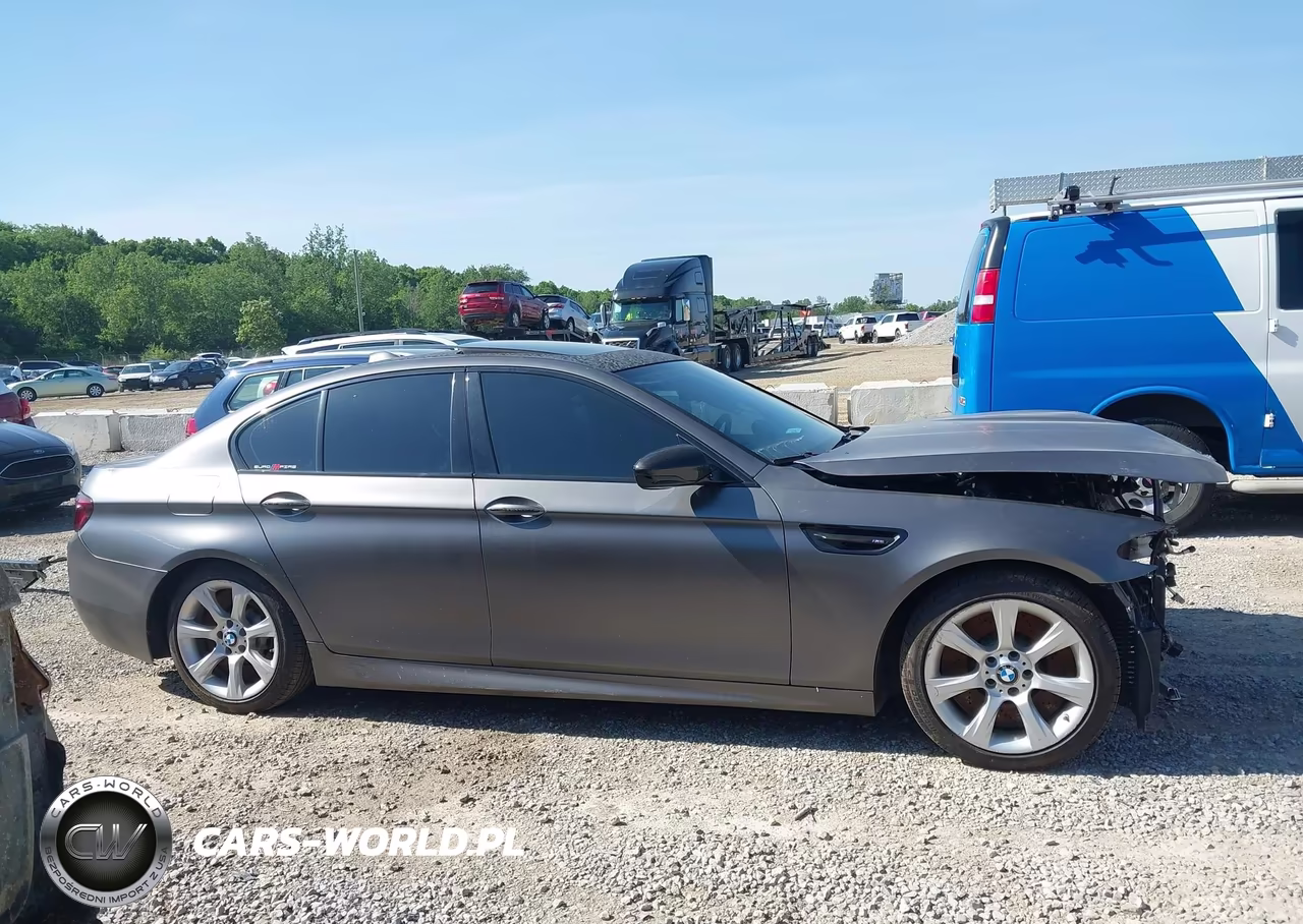 2013 BMW M5 VIN:WBSFV9C52DC773136 - 14