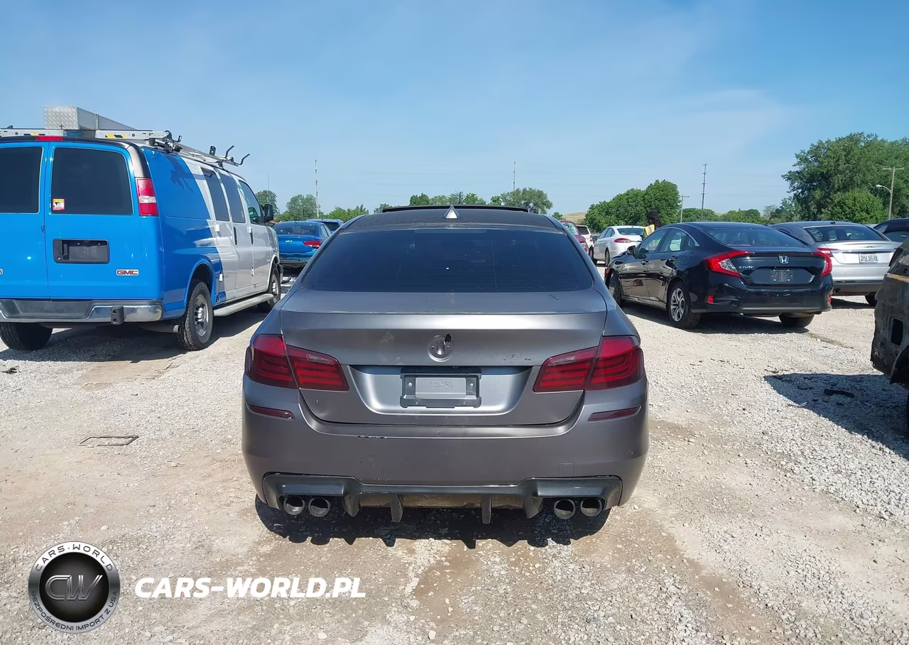 2013 BMW M5 VIN:WBSFV9C52DC773136 - 17