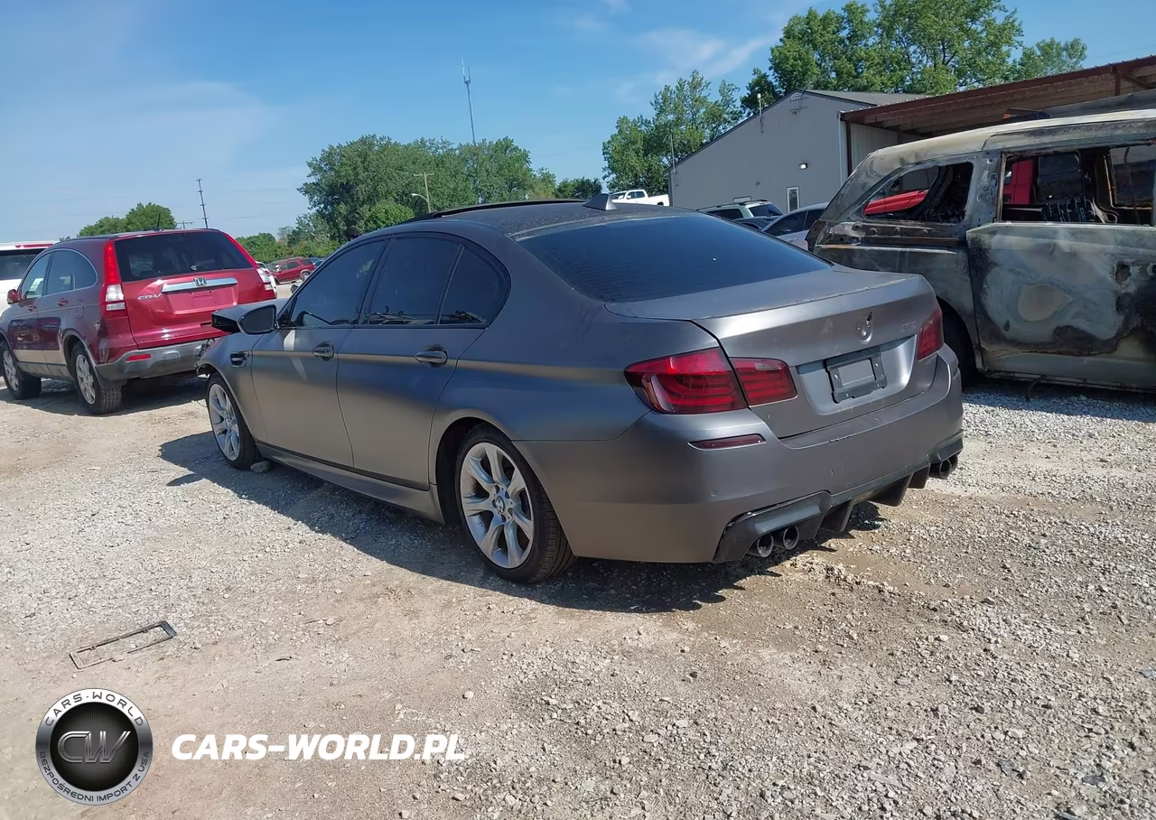 2013 BMW M5 VIN:WBSFV9C52DC773136 - 3