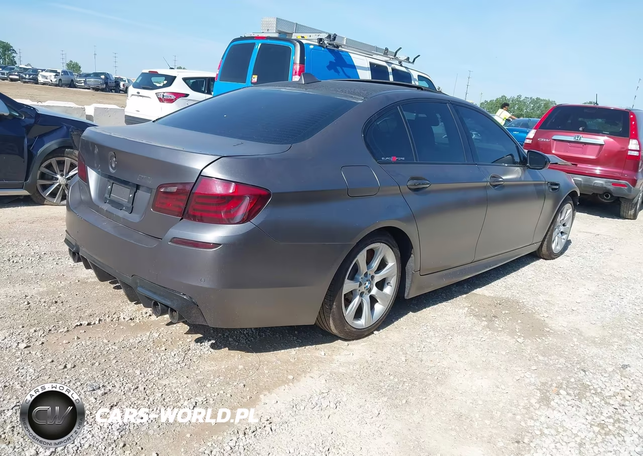 2013 BMW M5 VIN:WBSFV9C52DC773136 - 4