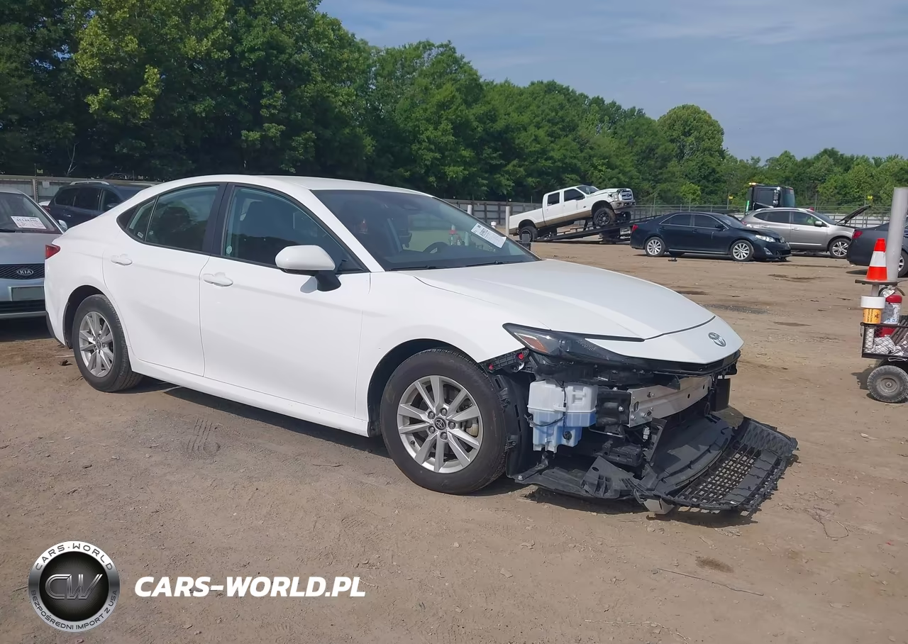 2025 Toyota Camry Le – zdjęcie 1 z 16